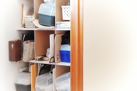 教室の生徒用道具棚