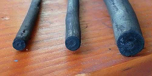 木炭の芯、クワ炭、ヤナギ炭