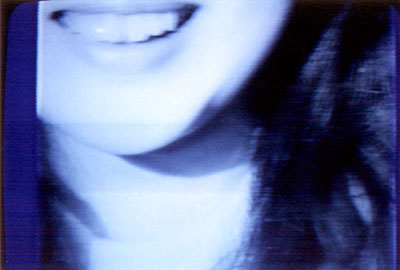 カズヒコ カケガワ作／EATING 画像b ビデオインスタレーション作品